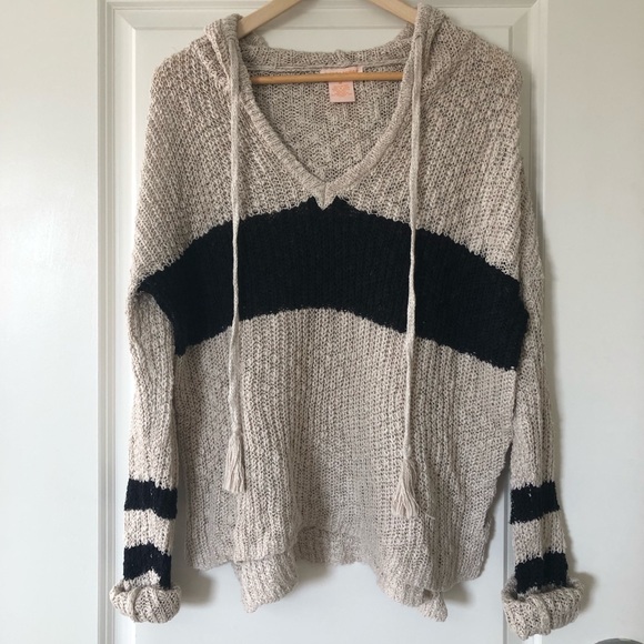 Sweaters - Hooded sweater NWOT